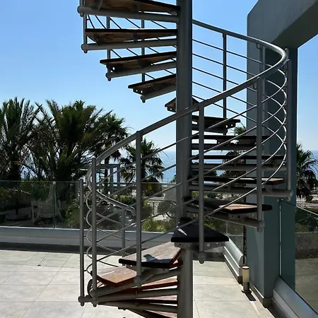 Faros Luxury Apartman Perivólia