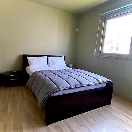 Faros Luxury Apartman Perivólia