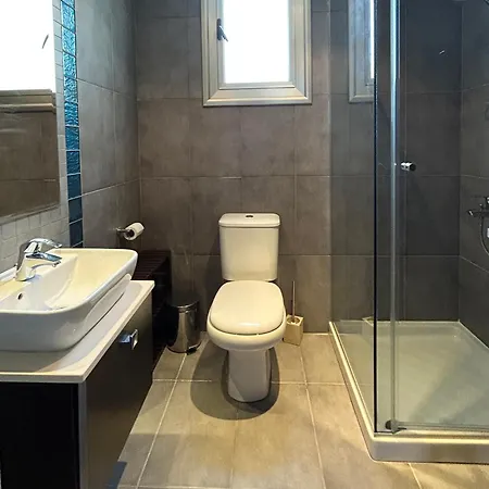 Faros Luxury Apartman Perivólia
